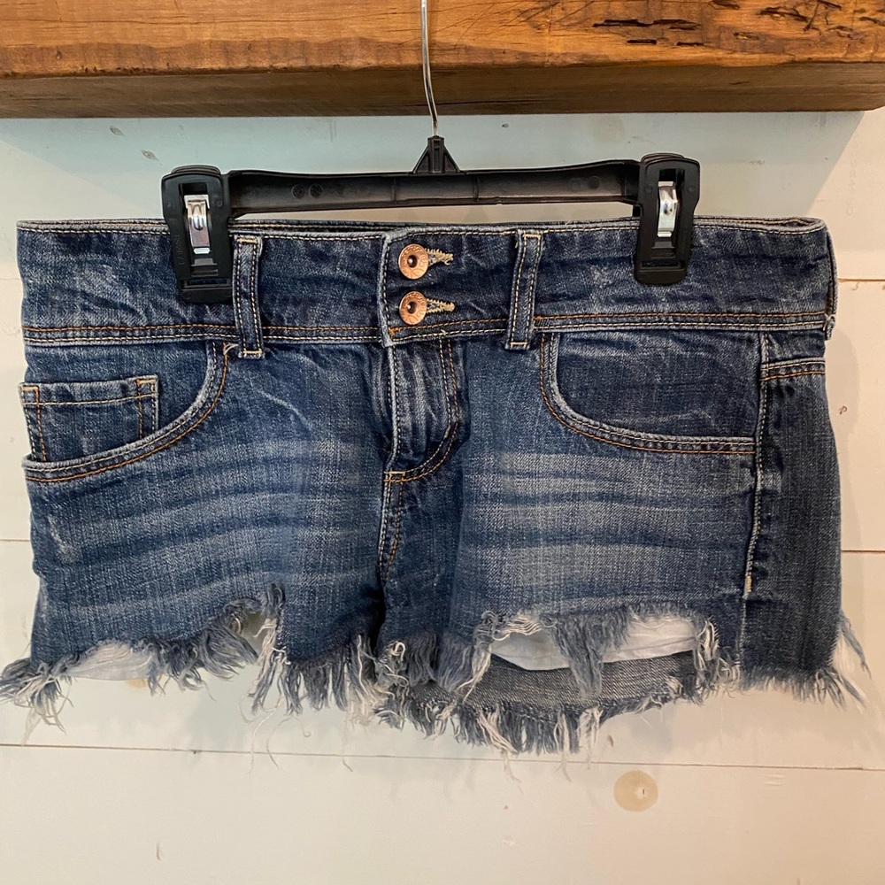 Like new refuge jean shorts